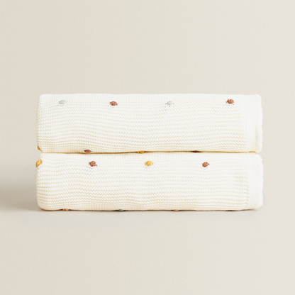 Annie & Charles® DOTS baby blanket