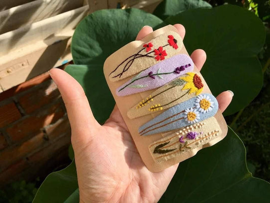 Floral Embroidered Hair Barrette, Collection Samantha ✅: 1. Red cosmos