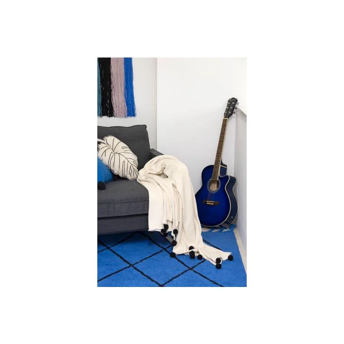 Cushion Leaf: 1 x 1'8"