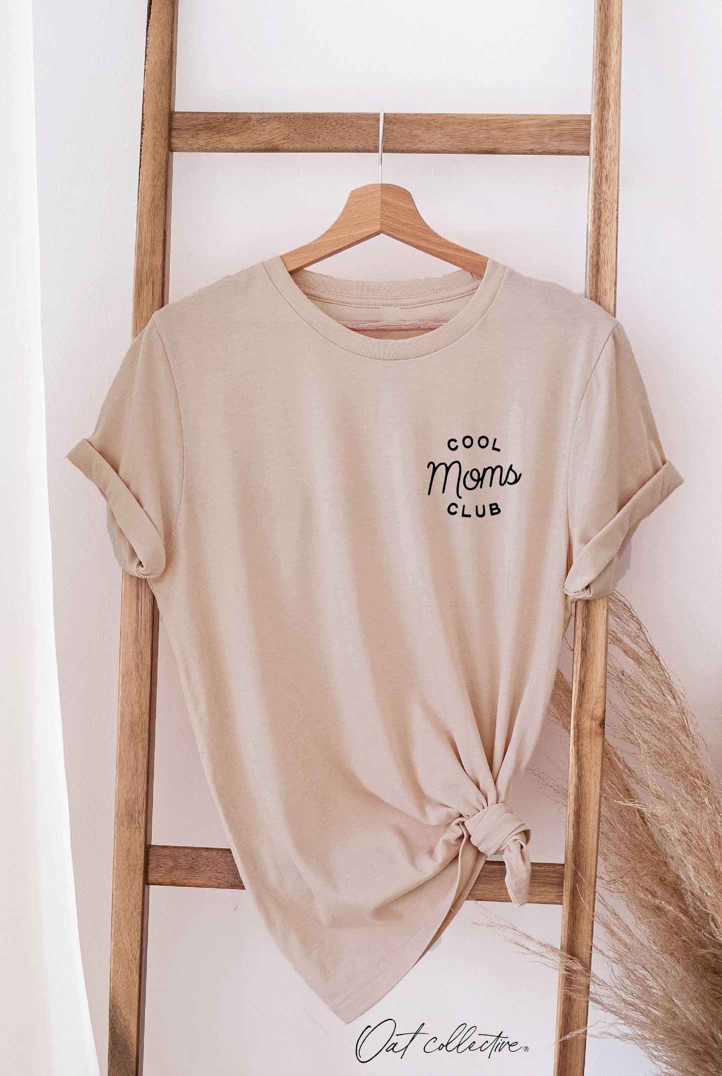 COOL MOMS CLUB Graphic T-shirt: VINTAGE WHITE / L