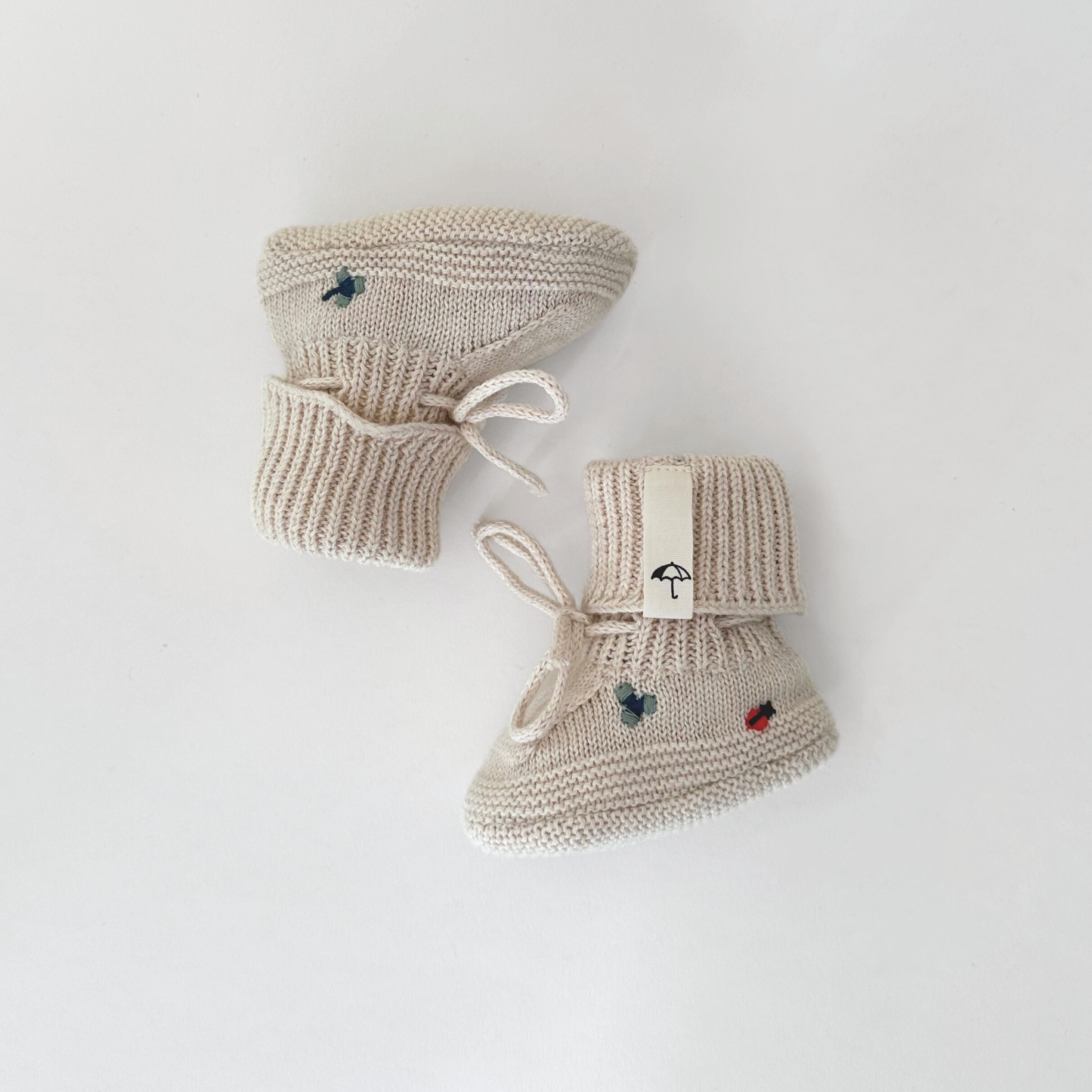 Baby Booties - Organic cotton - Knitted - Cream & Embroidery