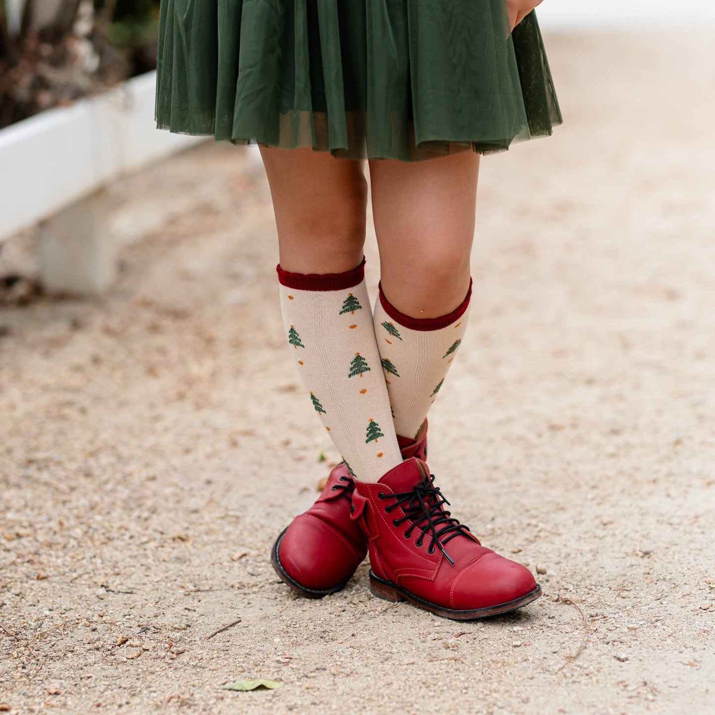 Tree Farm Scalloped Knee Socks: 1.5-3 YEARS
