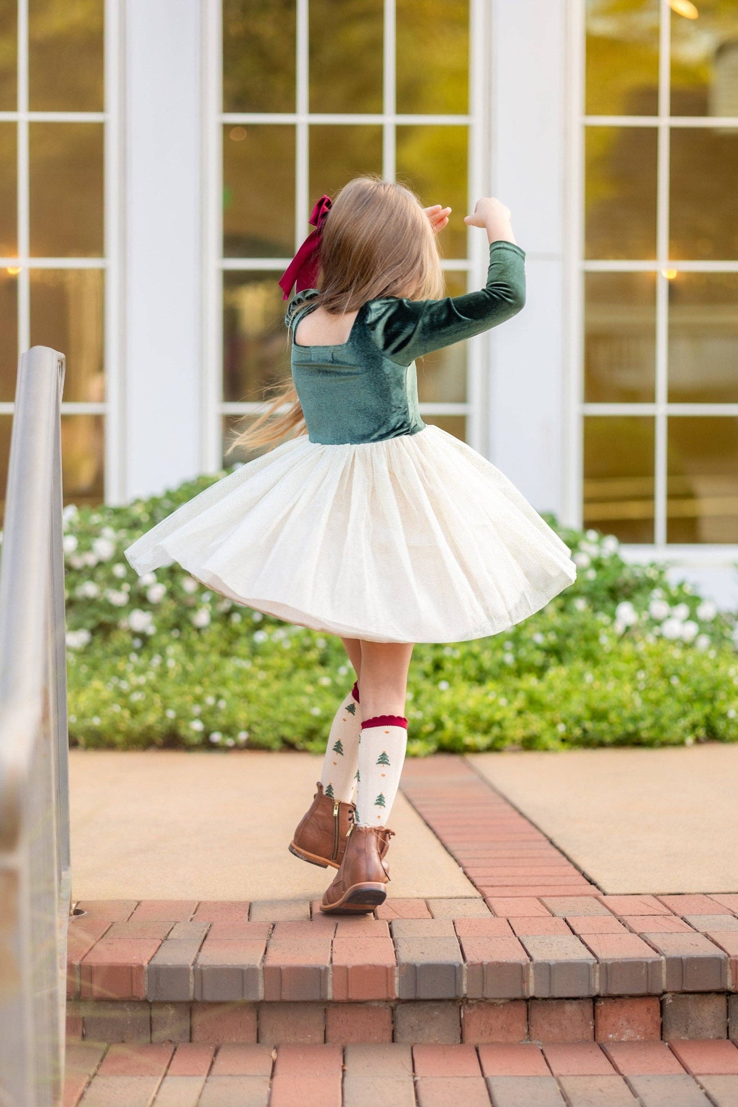 Tree Farm Scalloped Knee Socks: 6-18 MONTHS